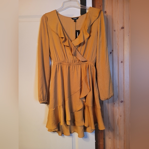 ✨️3 for $10✨️NWT Mustard Satin Mini Dress - Picture 2 of 4